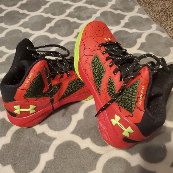 Shoes - Picture 2 of 3